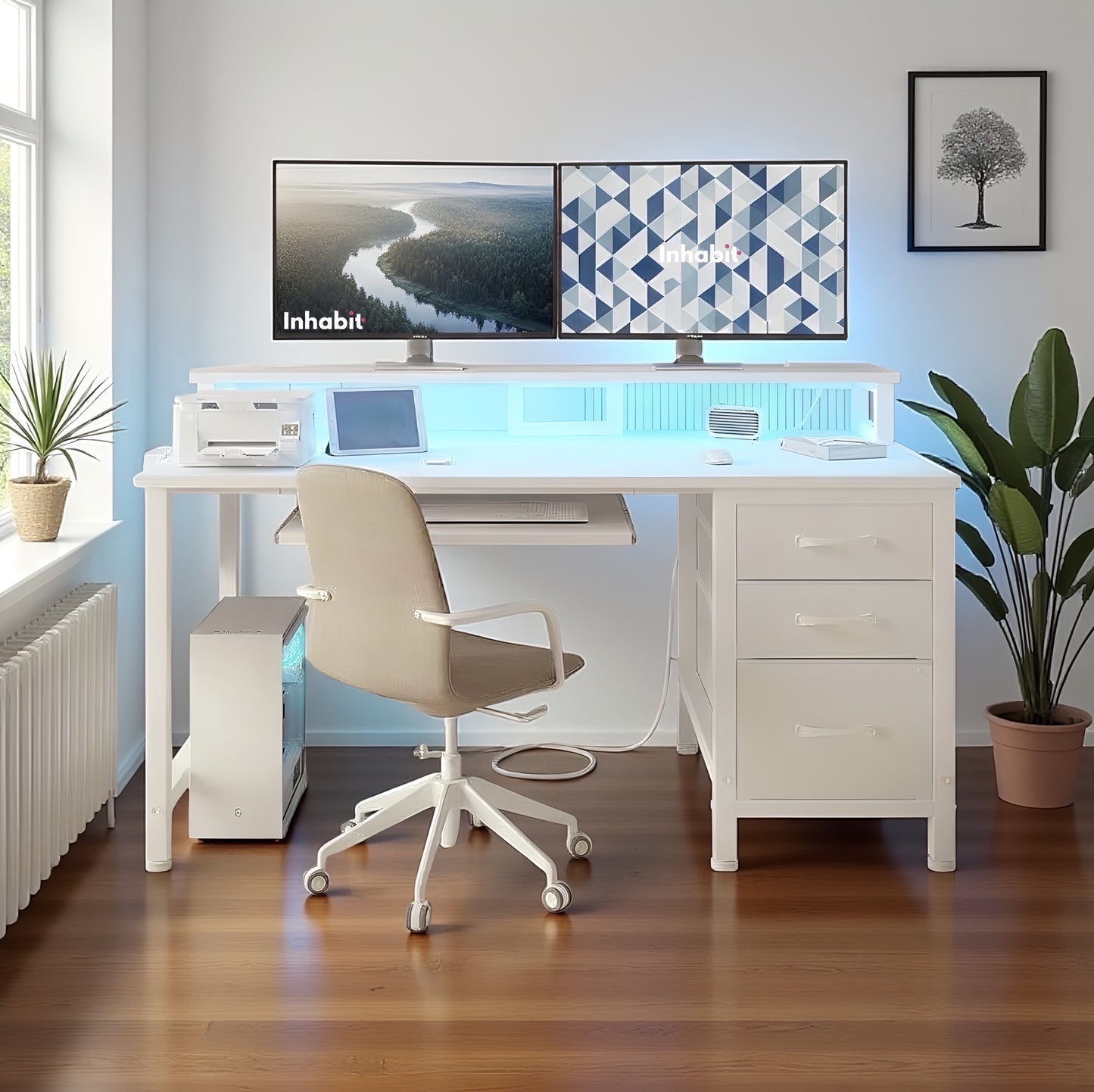 مكتب من درجين مع رف سفلي من مجموعة Inhabit 